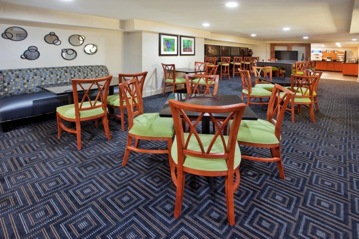 holiday inn express and suites atlanta downtown by ihg