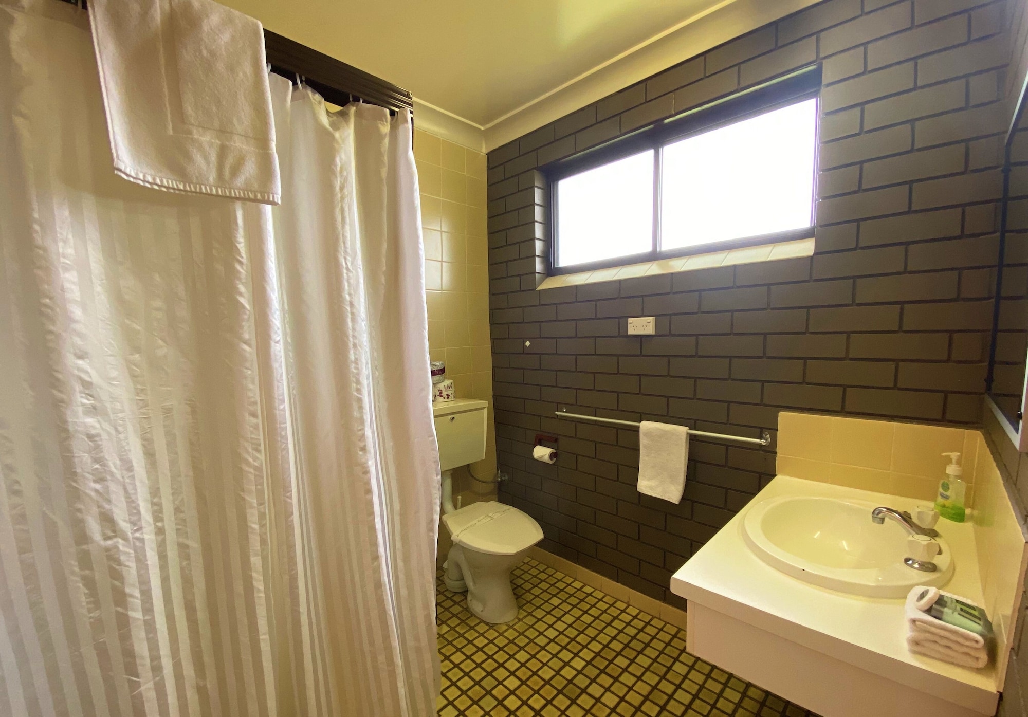 tumut valley motel