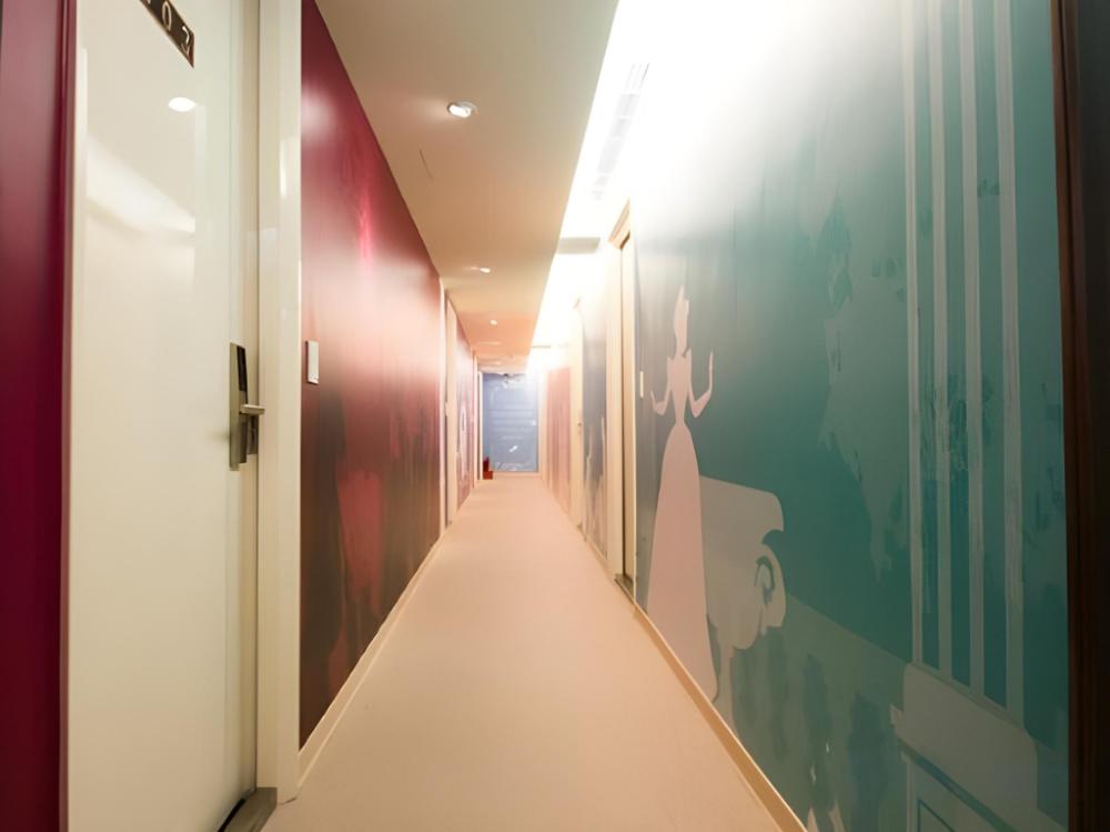 morwing hotel fairy tale