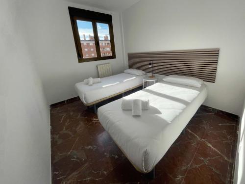 Apartamentos El Pilar Suites 3000,Near Basilica De Nuestra Senora Del Pilar,3 star