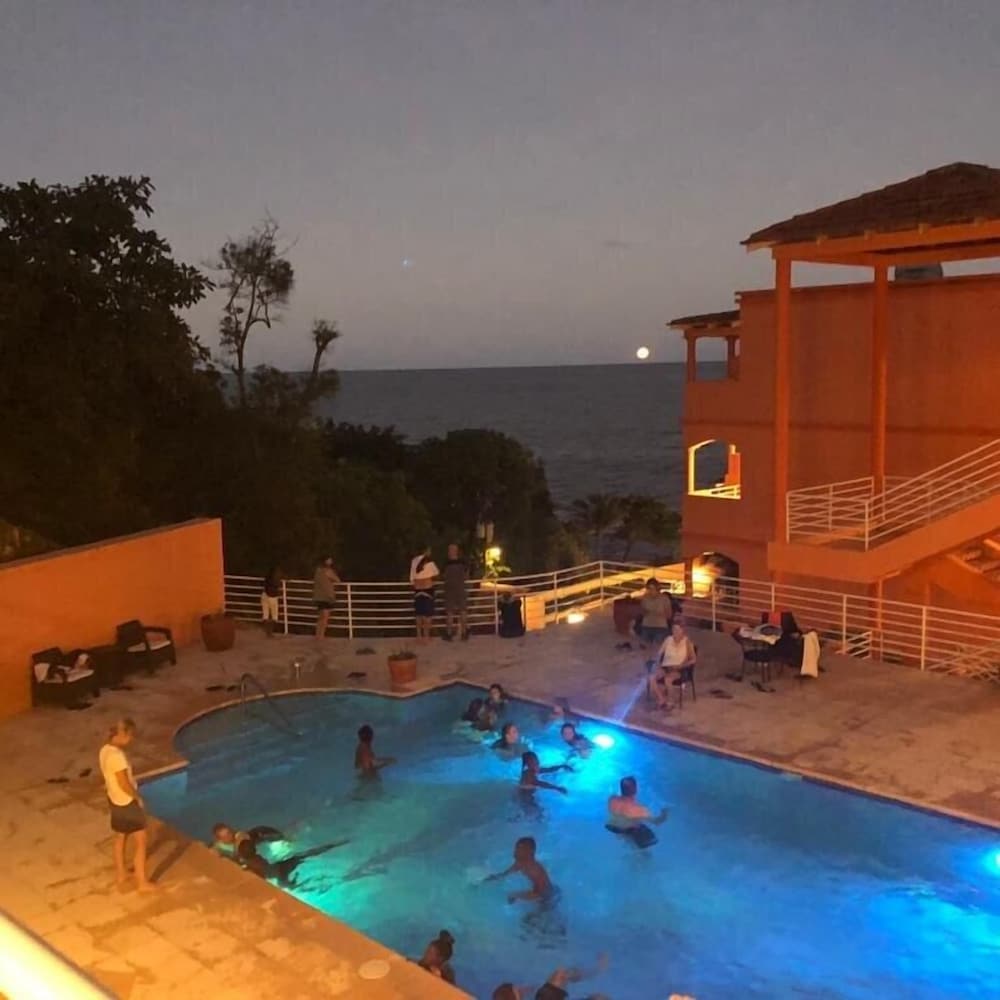 rival hotel