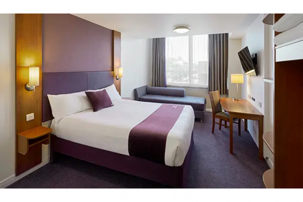 premier inn tring