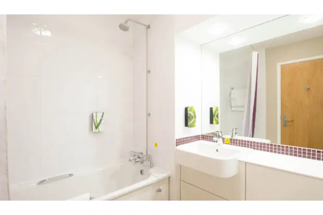 premier inn tring
