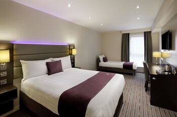 premier inn tring
