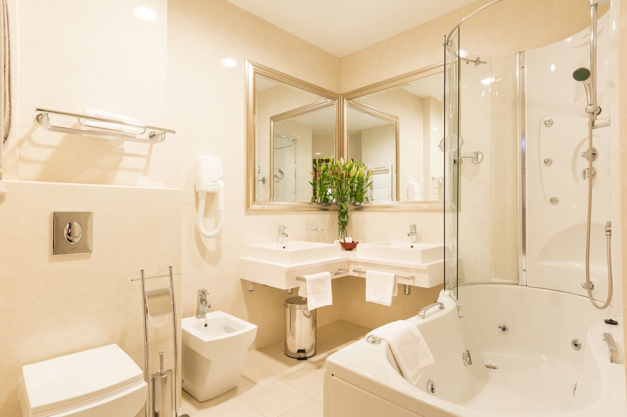 hotel president solin