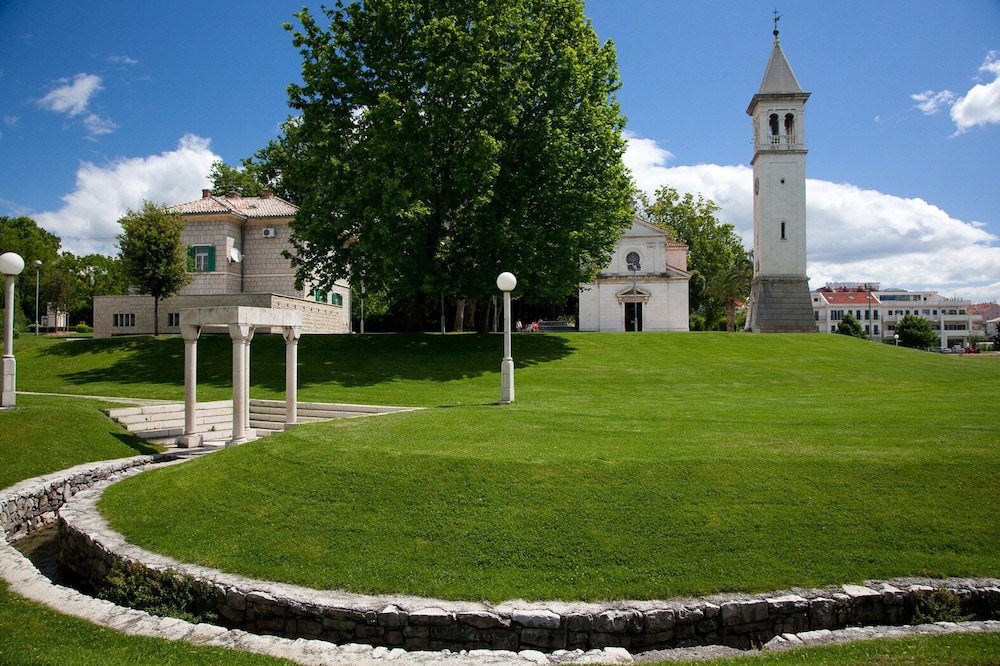 hotel president solin