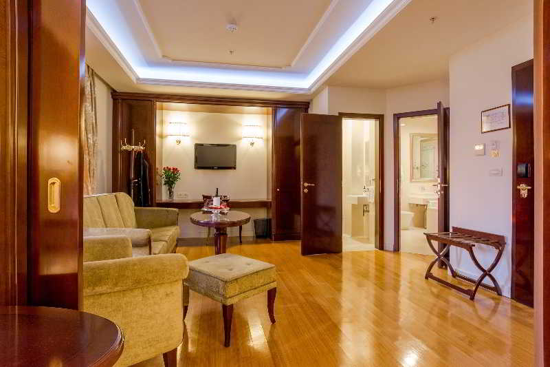 hotel president solin