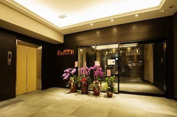 hotel new queen 2