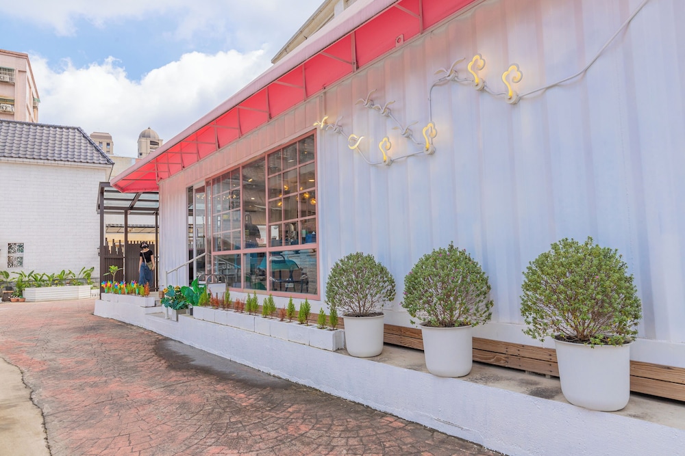 lilai travel lilia motel