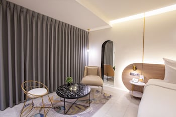 lilai travel lilia motel