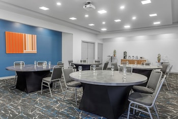 holiday inn express san jose forum by ihg