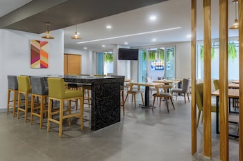holiday inn express san jose forum by ihg