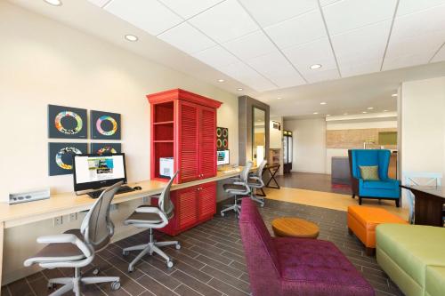 home2 suites by hilton farmington bloomfield