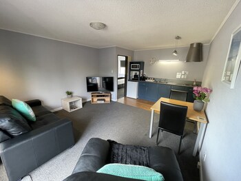 hacienda motor lodge