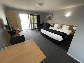 hacienda motor lodge