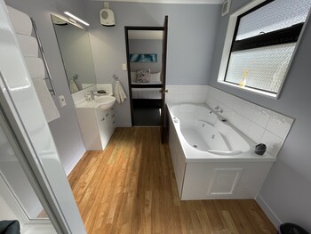 hacienda motor lodge