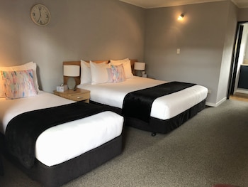 hacienda motor lodge