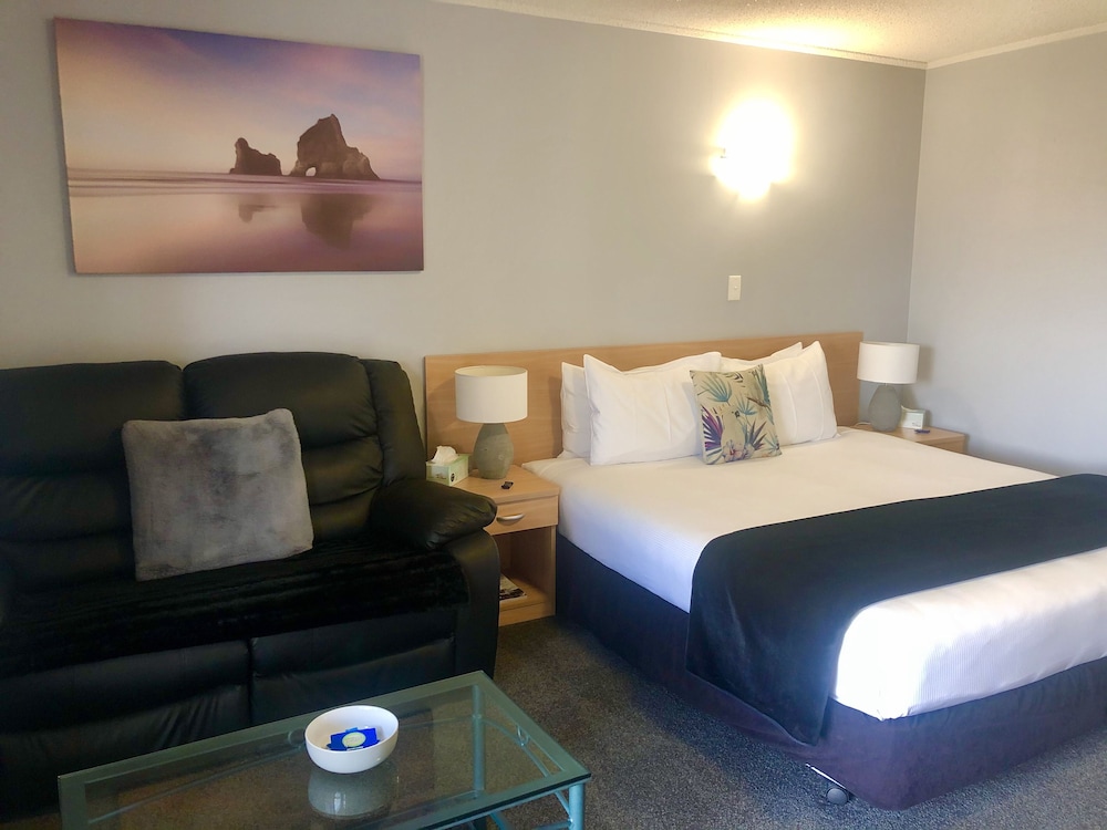 hacienda motor lodge