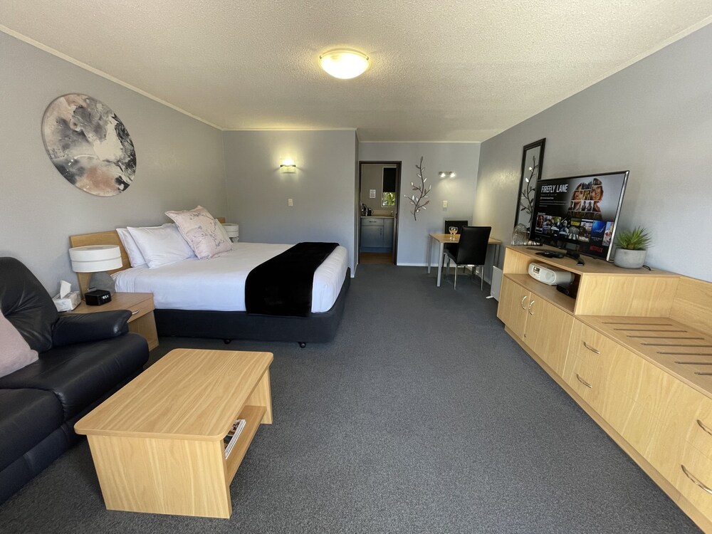 hacienda motor lodge