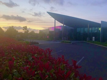 hacienda motor lodge