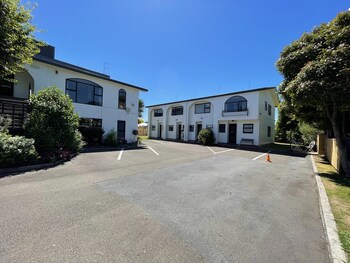 hacienda motor lodge