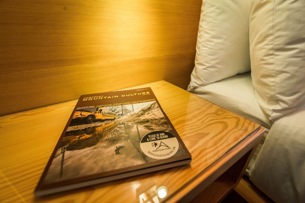 The Adventure Hotel,Nelson>>Castlegar,3 star