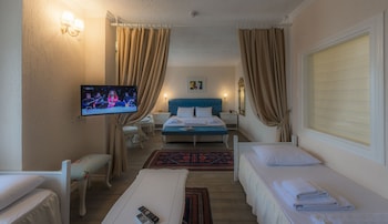 aeneas hotel