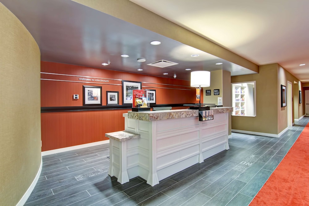 hampton inn and suites cincinnati downtown