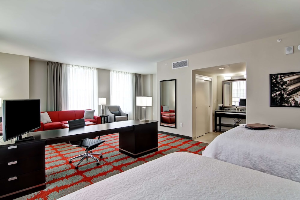 hampton inn and suites cincinnati downtown