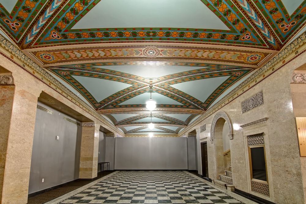 hampton inn and suites cincinnati downtown