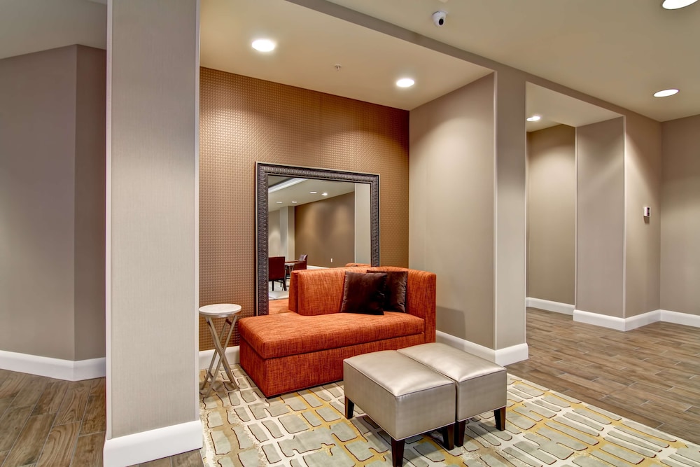 hampton inn and suites cincinnati downtown