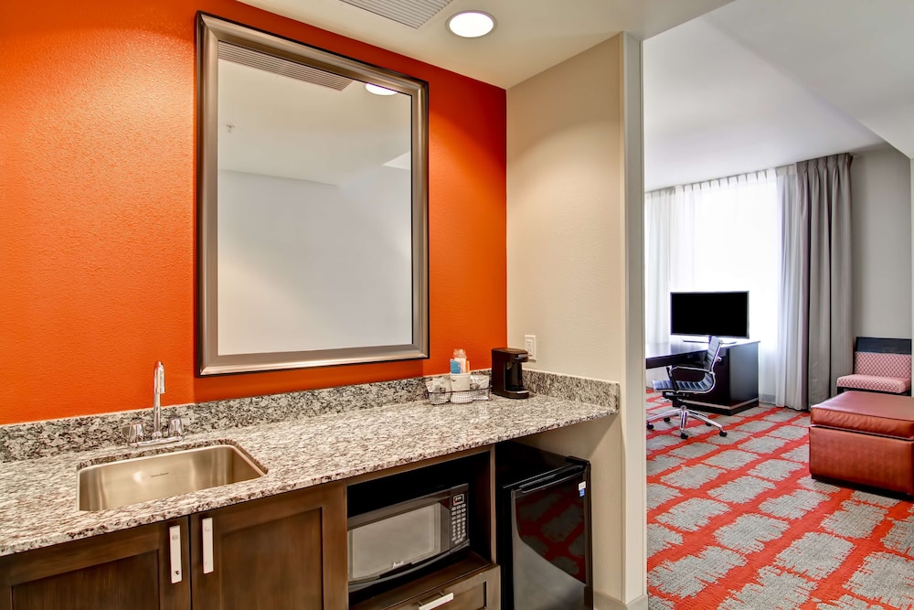 hampton inn and suites cincinnati downtown
