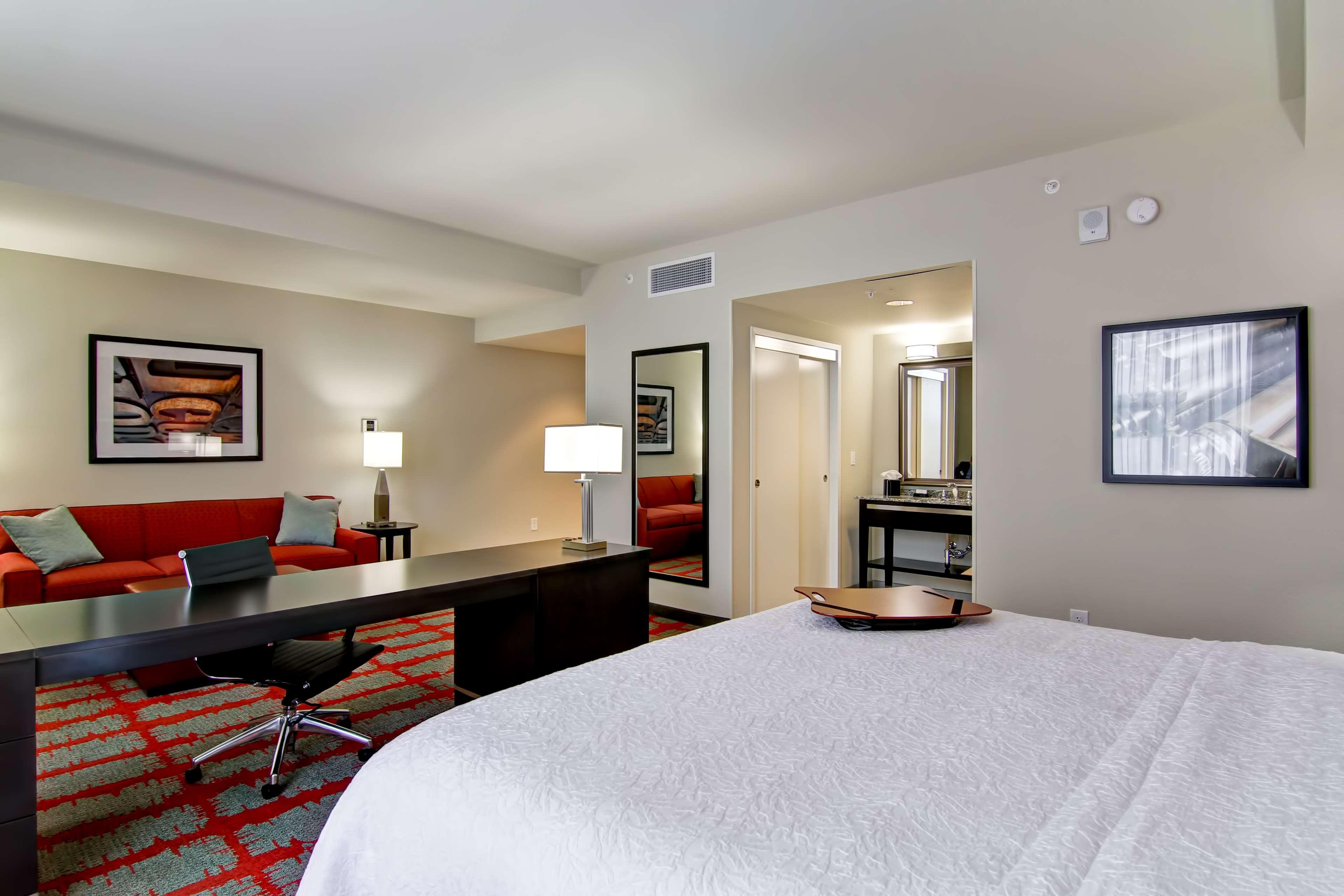 hampton inn and suites cincinnati downtown