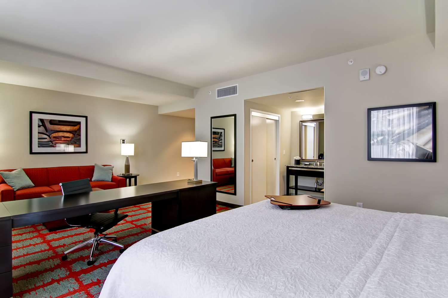 hampton inn and suites cincinnati downtown