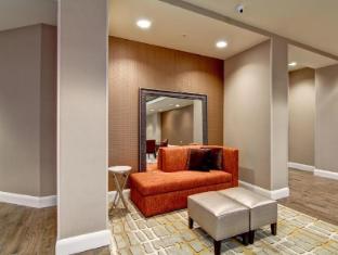 hampton inn and suites cincinnati downtown