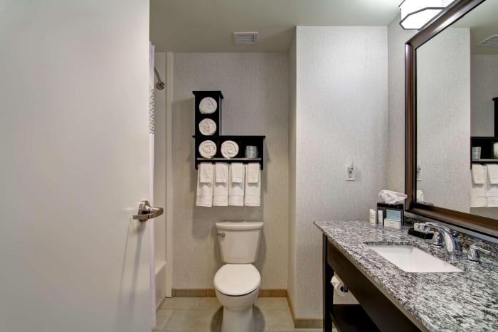 hampton inn and suites cincinnati downtown