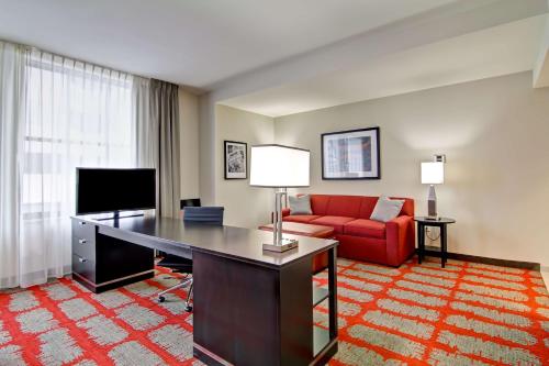 hampton inn and suites cincinnati downtown