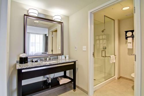hampton inn and suites cincinnati downtown