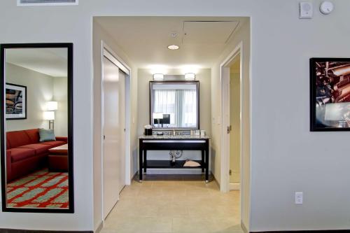hampton inn and suites cincinnati downtown