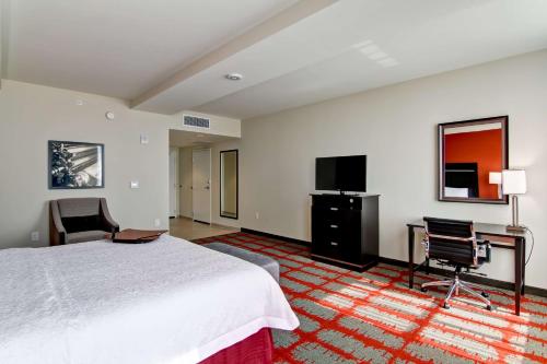 hampton inn and suites cincinnati downtown