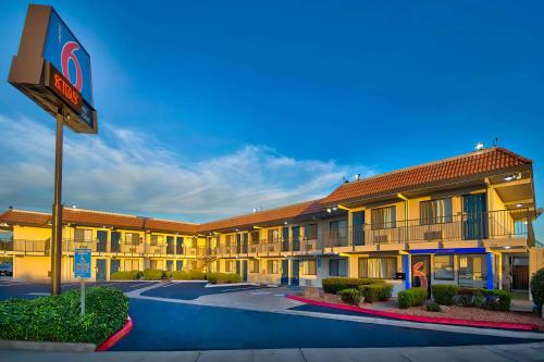 Motel 6 Vallejo, Ca - Six Flags West,Solano County>>Fairfield,2 star