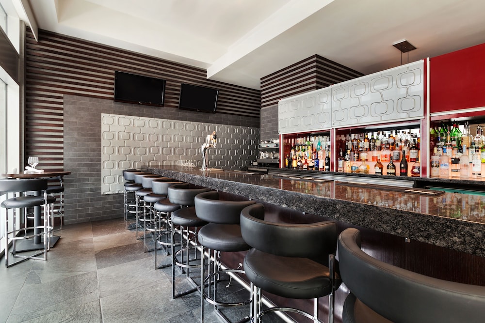 coast coal harbour vancouver hotel by apa