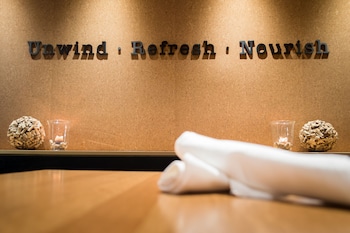 coast coal harbour vancouver hotel by apa