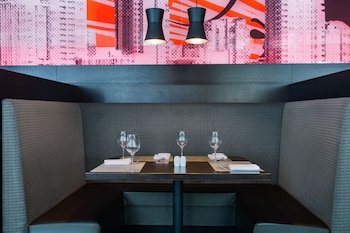 coast coal harbour vancouver hotel by apa