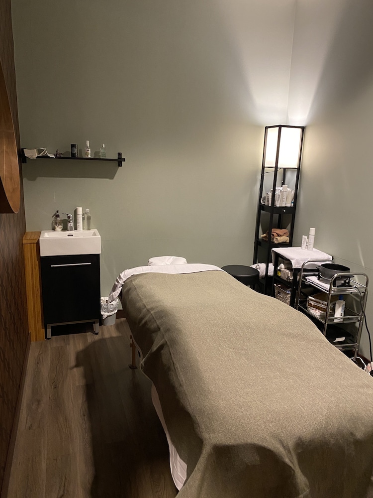 coast coal harbour vancouver hotel by apa