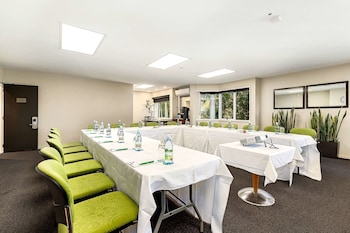 hotel elms christchurch ascend hotel collection