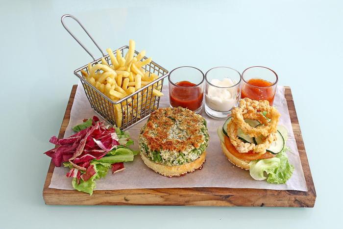 harris hotel and residence riverview kuta bali