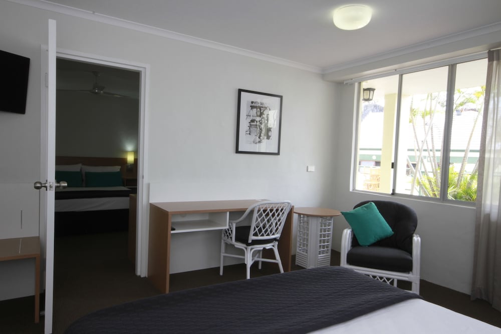 darcy arms motel