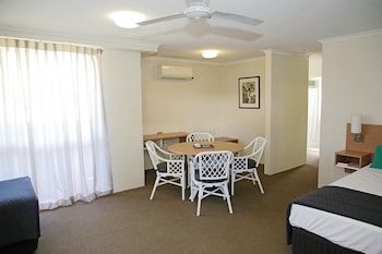 Darcy Arms Motel,Surfers Paradise>>Gold Coast,3 star