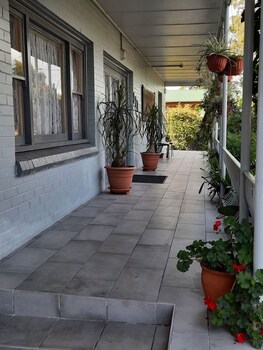 Flying Spur Motel,Toowoomba>>Charlton,3 star
